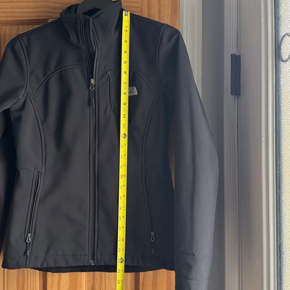 The North Face Women's windwall jacket - Picture 11 of 11